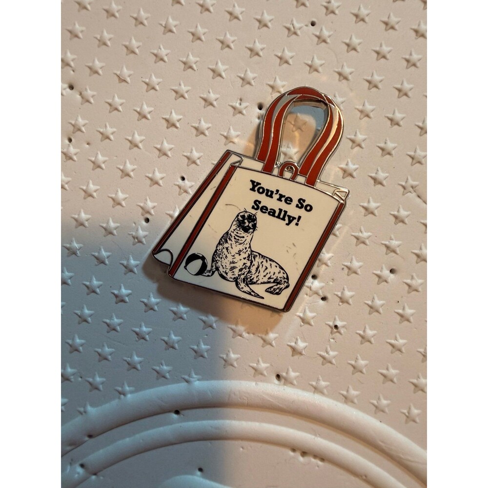Busch gardens sea world sesame street sesame place Disney pin lapel seal